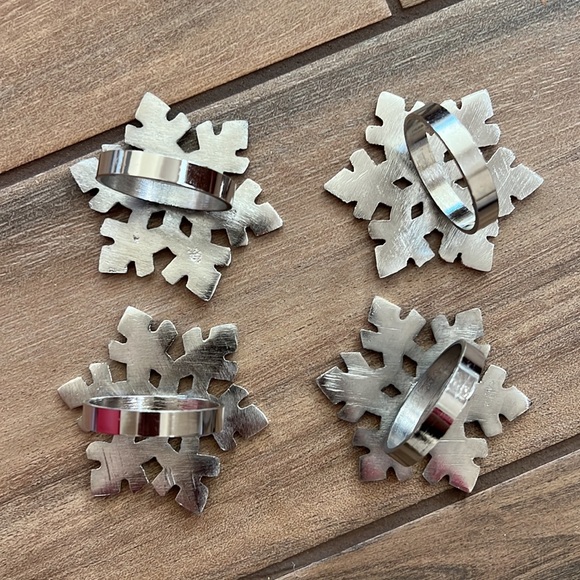 Christmas Snowflake ❄️ Napkin Rings - Picture 3 of 4